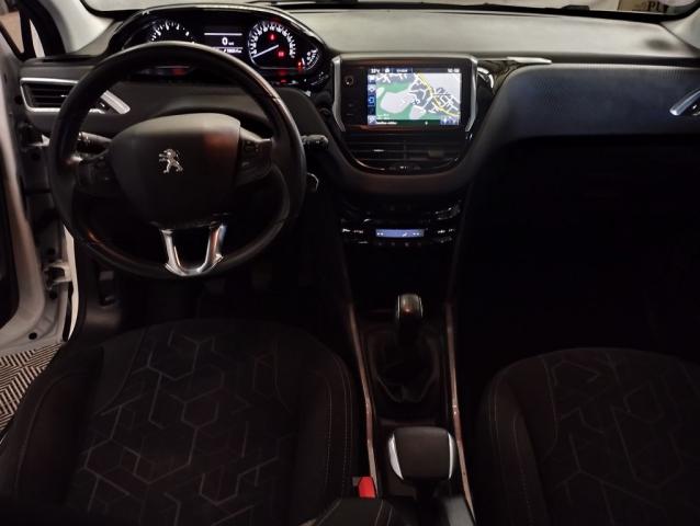 Peugeot 2008 image 6