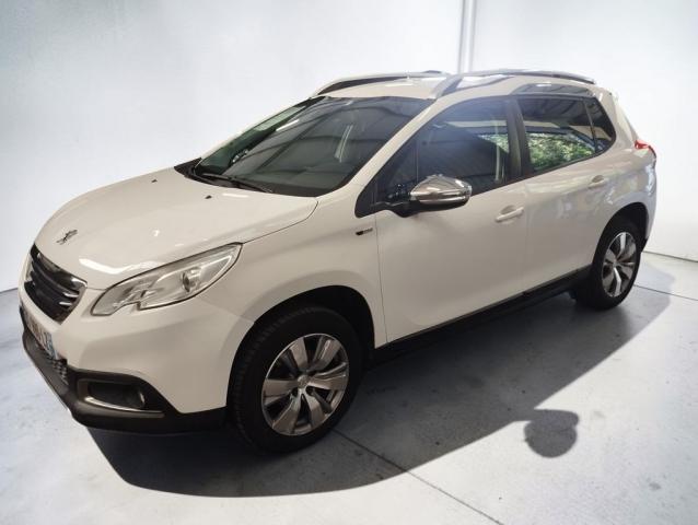 Peugeot 2008 image 2