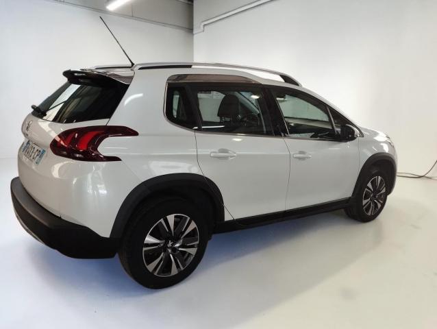 Peugeot 2008 image 1