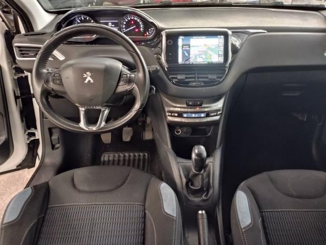 Peugeot 208 image 4