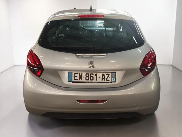 Peugeot 208 image 6
