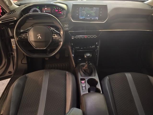 Peugeot 2008 image 2
