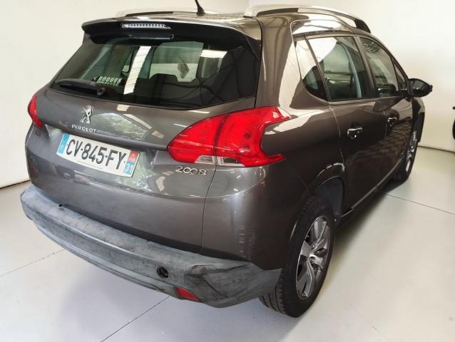 Peugeot 2008 image 2