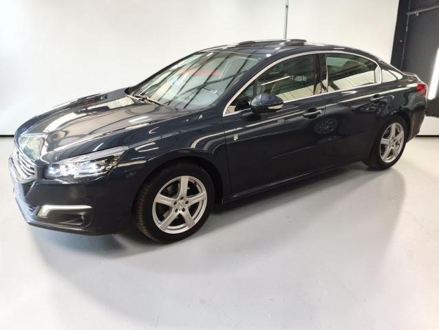 Peugeot 508 Hybrid4 image 2
