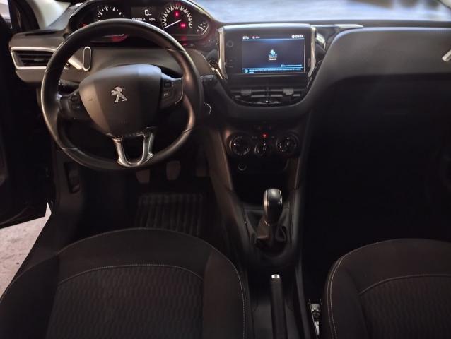 Peugeot 208 image 1