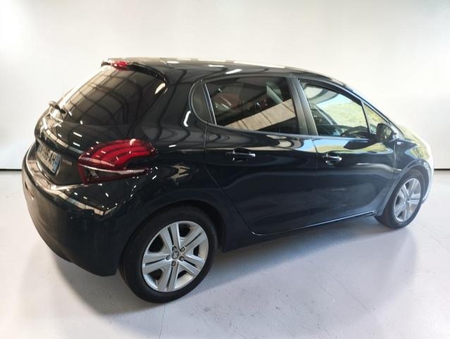 Peugeot 208 image 3