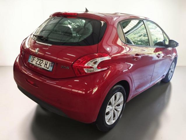 Peugeot 208 image 5