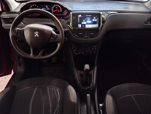 Peugeot 208 image 3