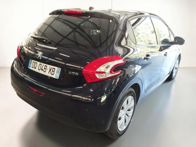 Peugeot 208 image 3