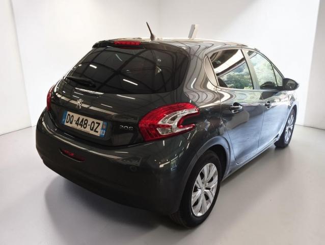 Peugeot 208 image 2