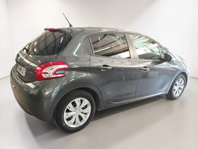 Peugeot 208 image 3