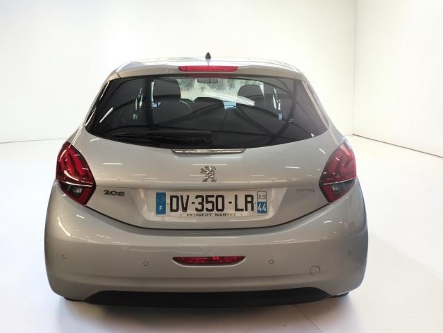 Peugeot 208 image 1