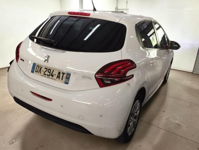 Peugeot 208 image 5
