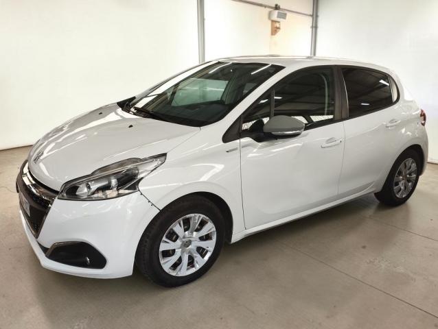 Peugeot 208 image 1
