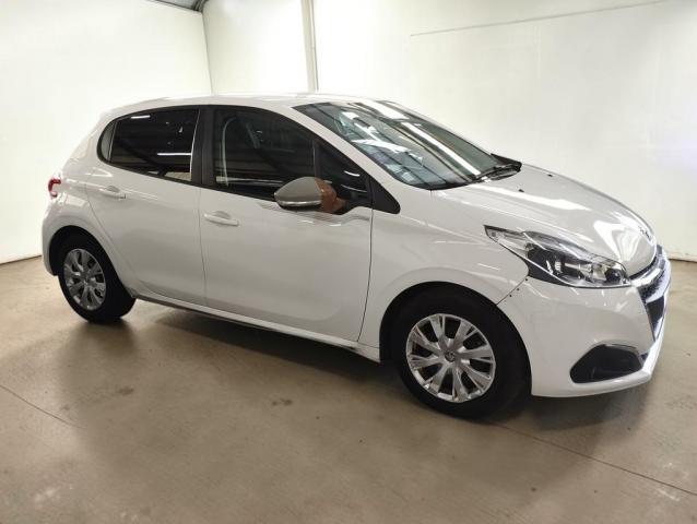 Peugeot 208 image 6