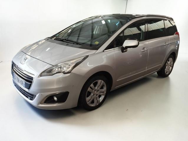 Peugeot 5008 image 1