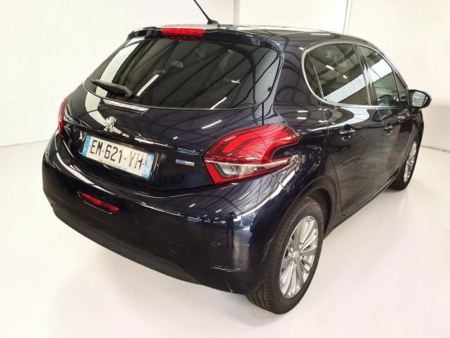 Peugeot 208 image 2