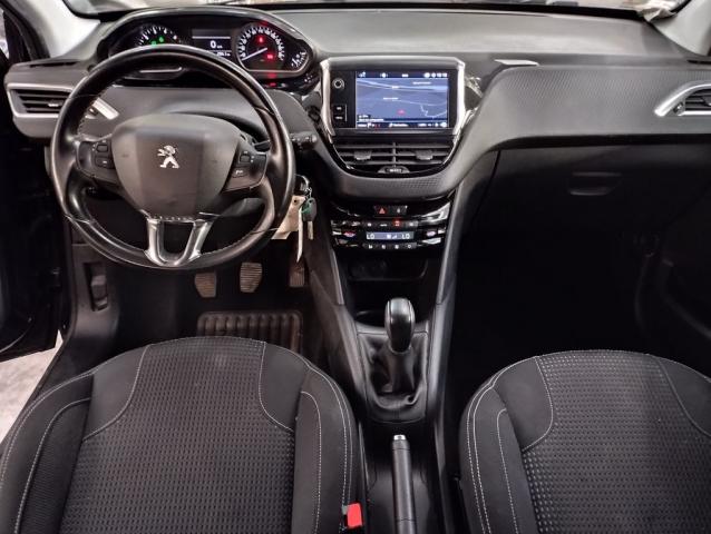 Peugeot 208 image 6