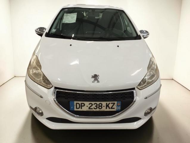 Peugeot 208 image 1