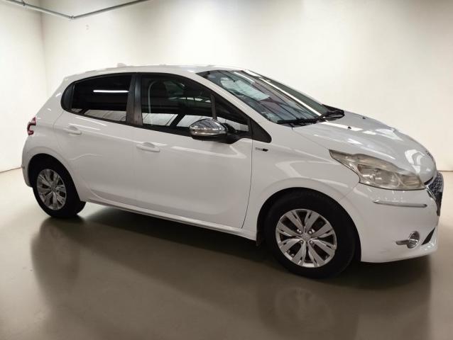 Peugeot 208 image 6