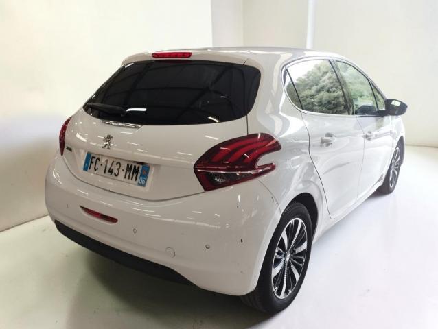 Peugeot 208 image 5