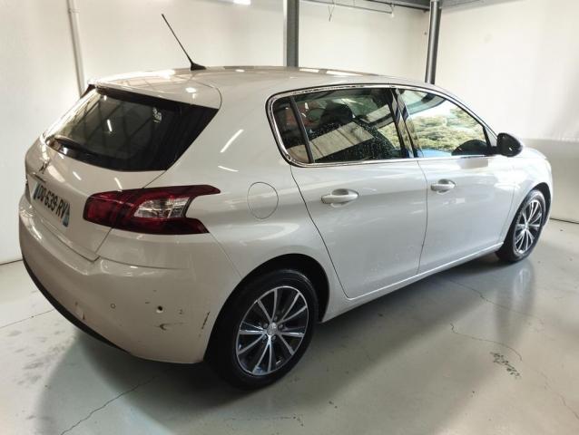 Peugeot 308 image 2