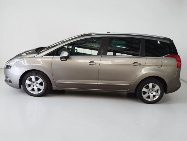 Peugeot 5008 image 6