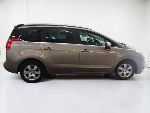 Peugeot 5008 image 4
