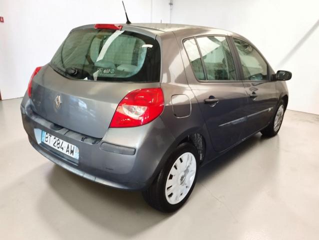 Renault Clio image 6