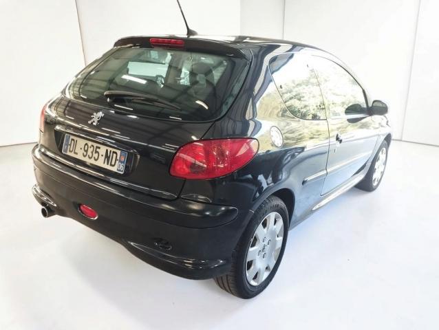 Peugeot 206 image 2