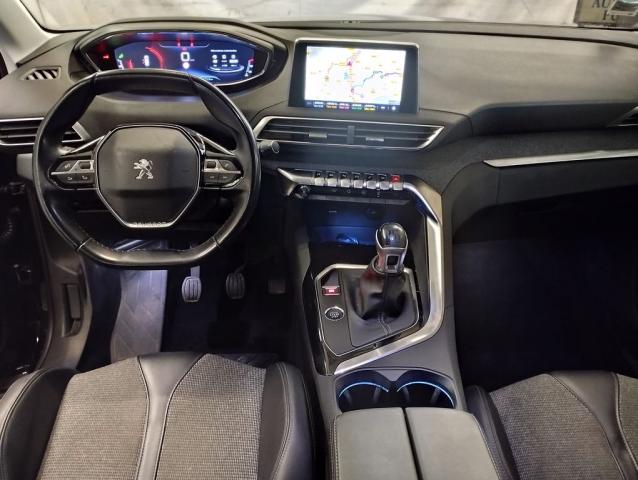 Peugeot 3008 image 2