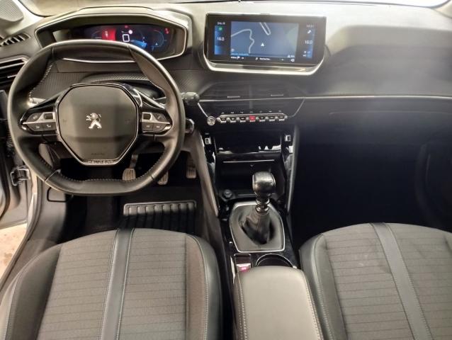 Peugeot 208 image 3