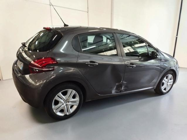 Peugeot 208 image 5
