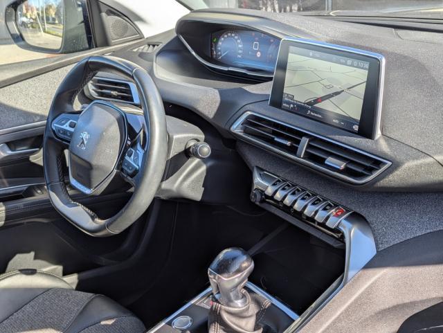 Peugeot 5008 image 1