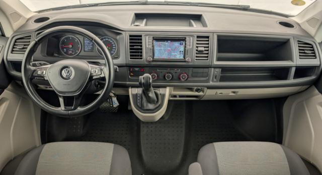 Volkswagen Transporter image 2