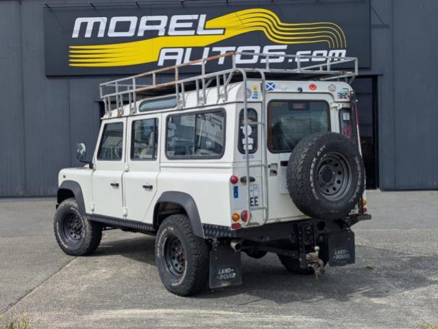 Land Rover Defender image 1