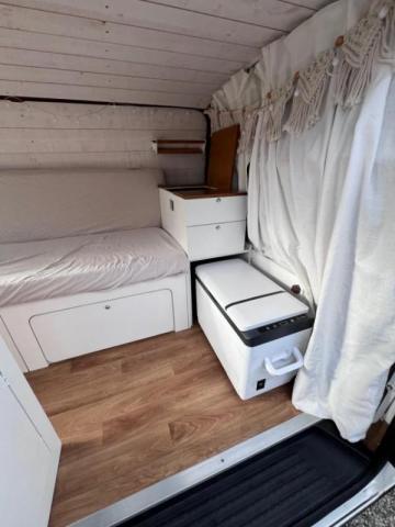 Volkswagen Transporter image 8
