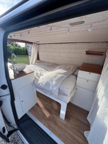 Volkswagen Transporter image 9