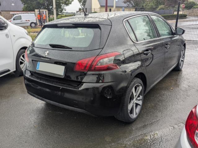 Peugeot 308 image 1