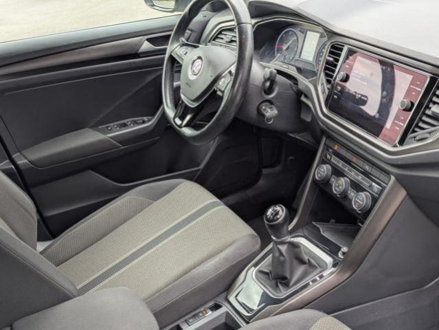 Volkswagen T-Roc image 2