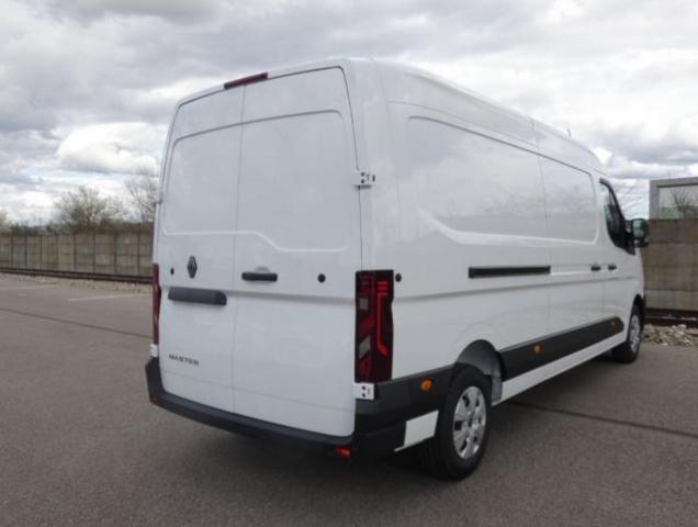 Renault Master image 1