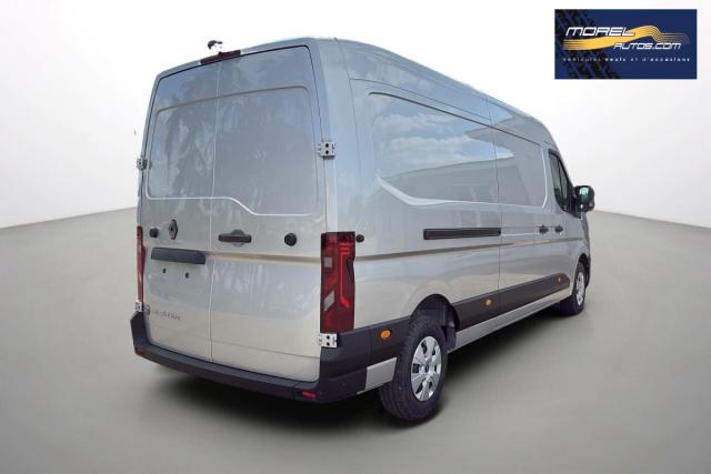 Renault Master image 2