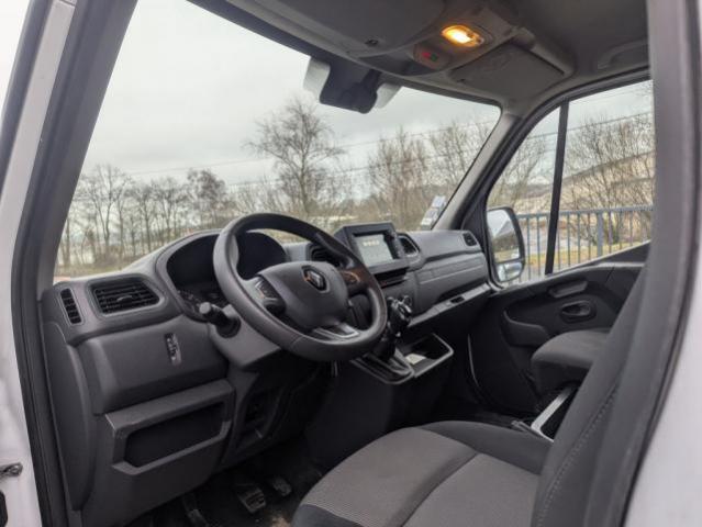 Renault Master image 1