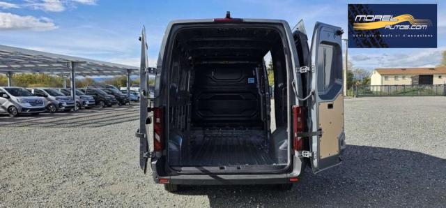 Renault Master image 2