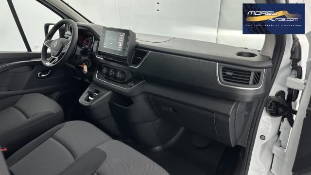 Renault Trafic image 2