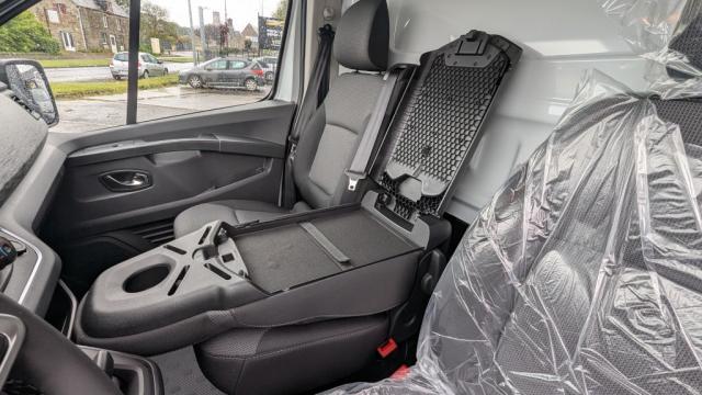 Renault Trafic image 9