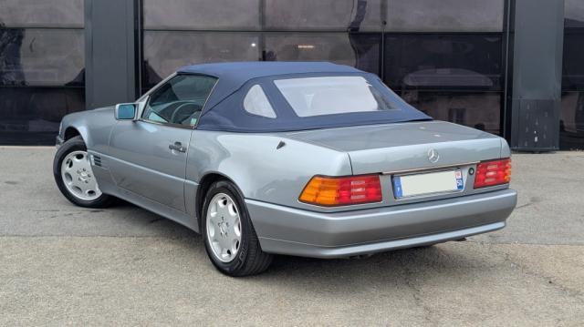 Mercedes Benz 300 image 9