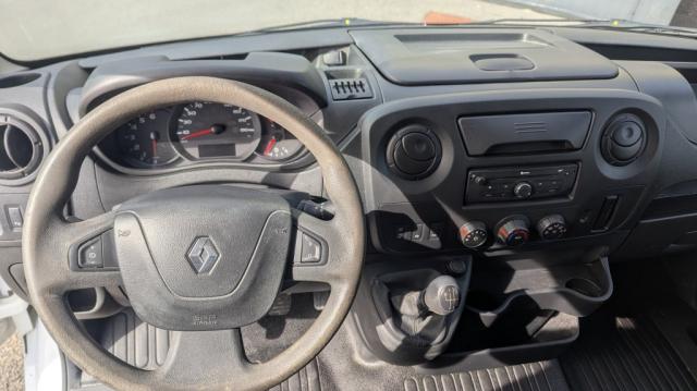 Renault Master image 2