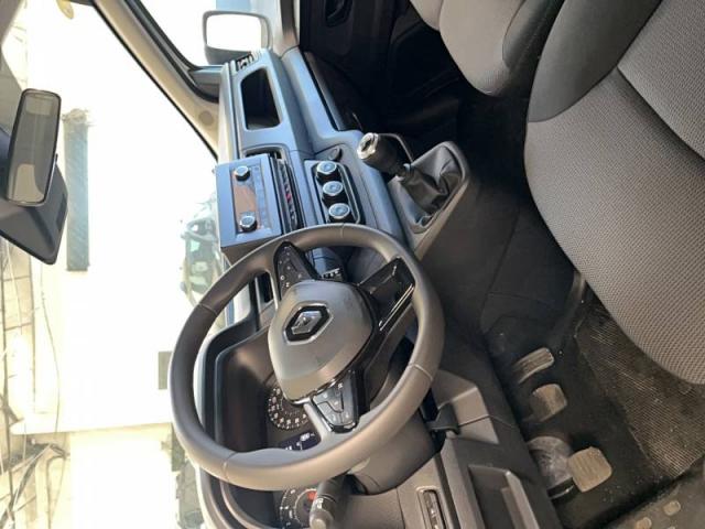 Renault Trafic image 8