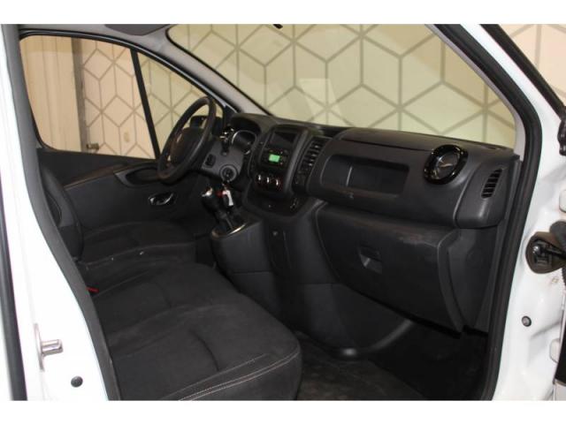 Renault Trafic image 2